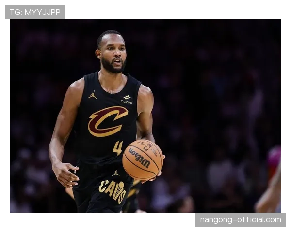 埃文·莫布里内线防守提升球队效率明显，抢断盖帽数据双增加