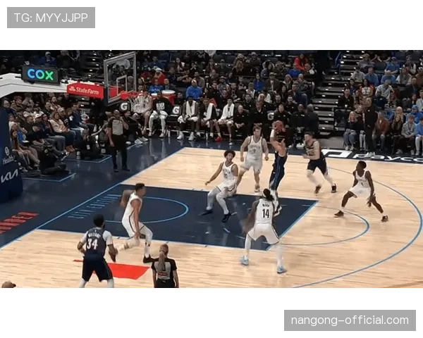 威金斯无球跑动提升球队三分火力 拉开防守空间明显增强