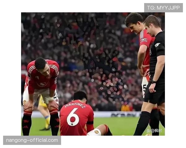 曼联整体失衡问题加剧，个人能力难掩体系短板