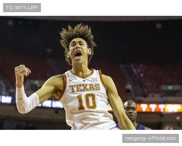 海耶斯内线高效篮下终结能力明显提升，改写球队得分结构